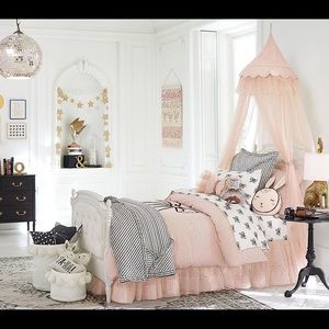 Pottery Barn Emily & Meritt Sparkle Ta-Da Canopy